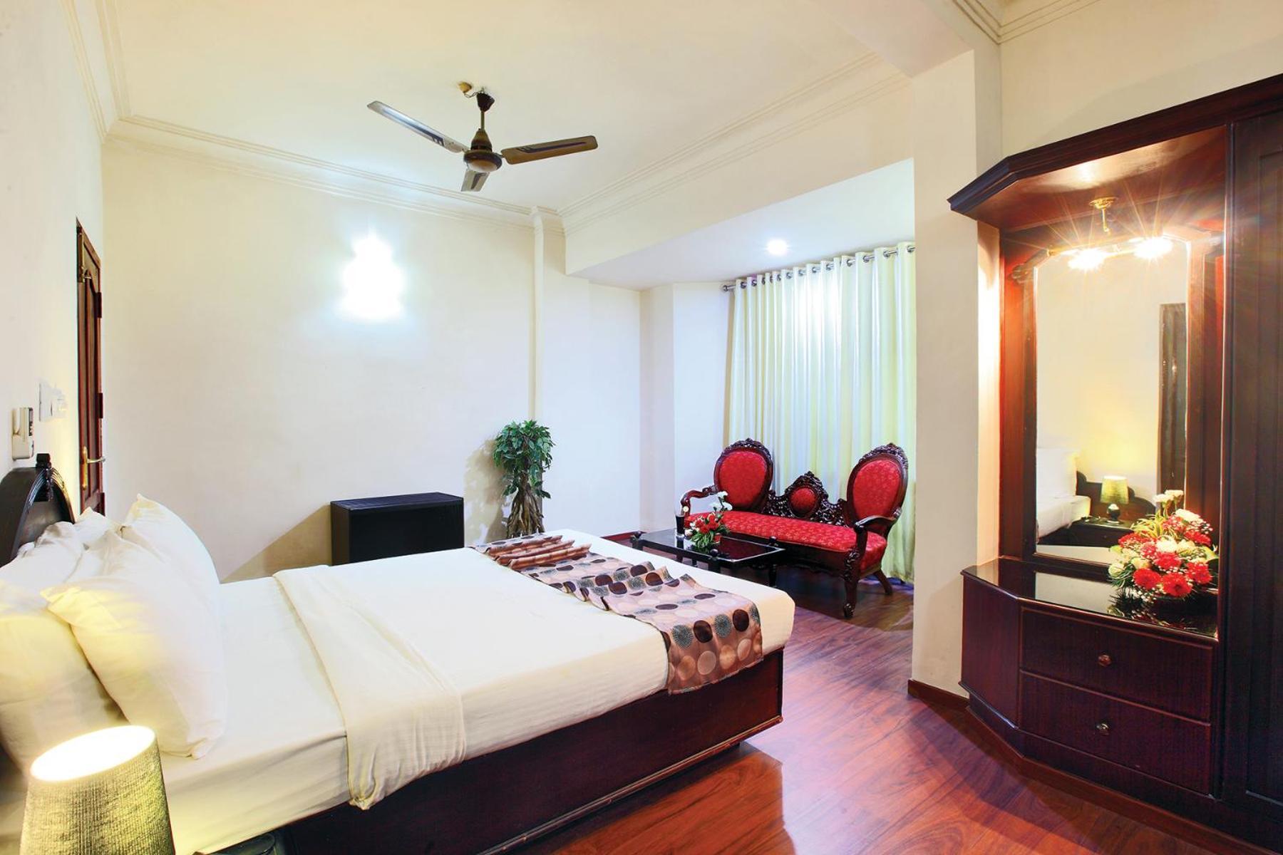 Trichur Towers Thrissur Экстерьер фото