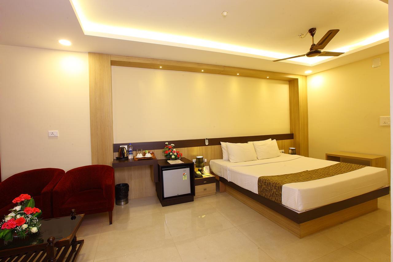 Trichur Towers Thrissur Экстерьер фото