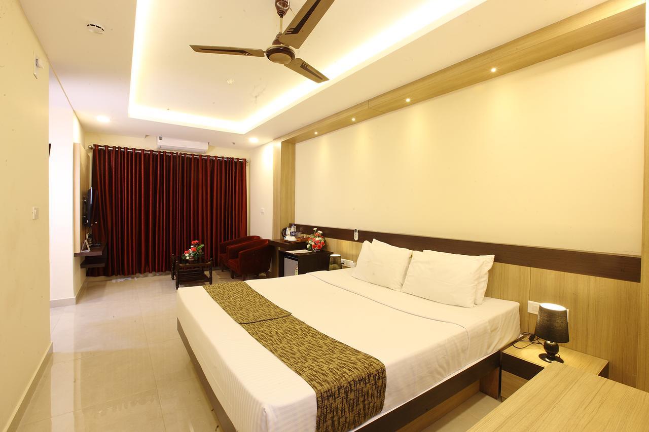 Trichur Towers Thrissur Экстерьер фото