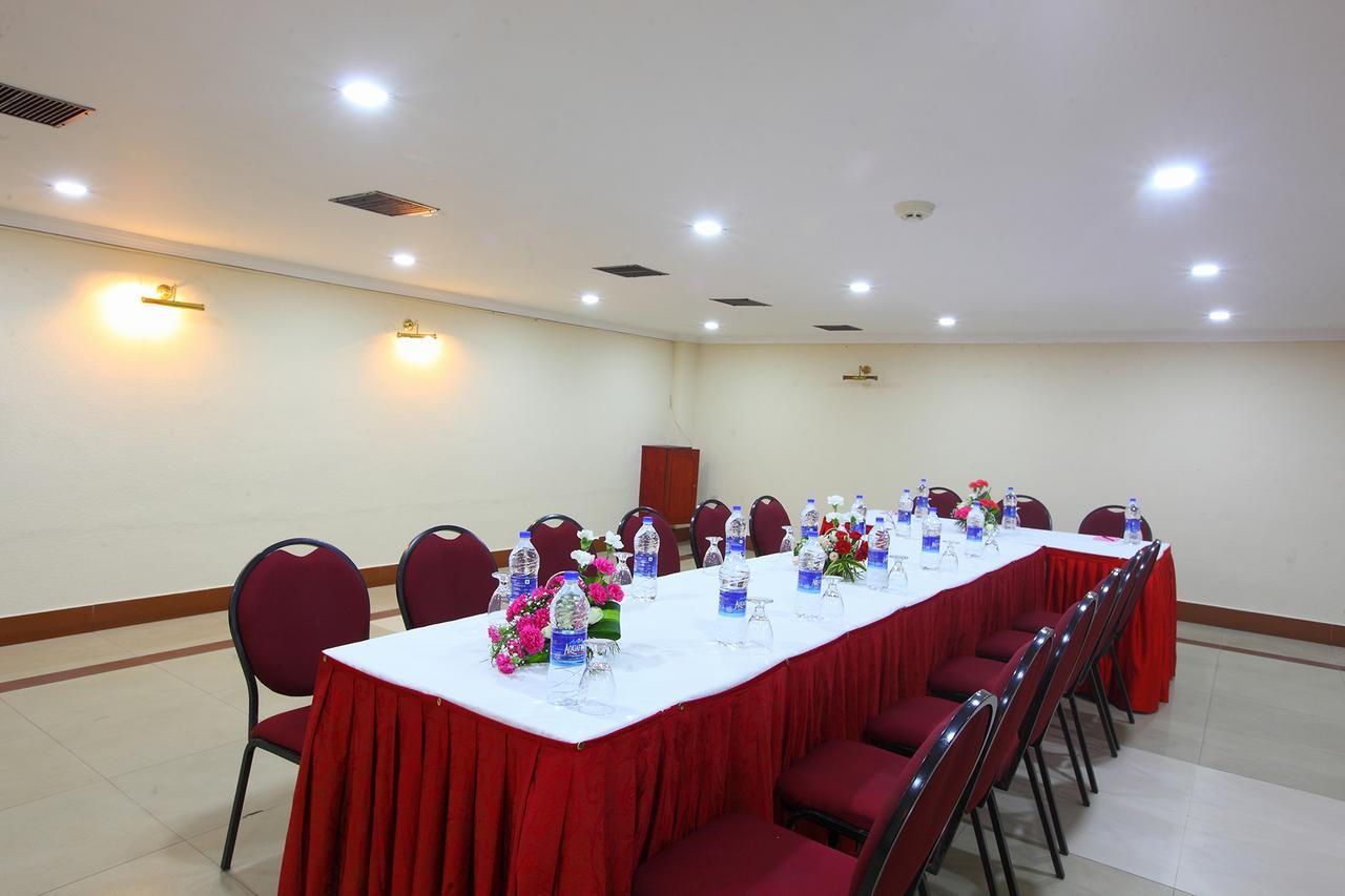 Trichur Towers Thrissur Экстерьер фото