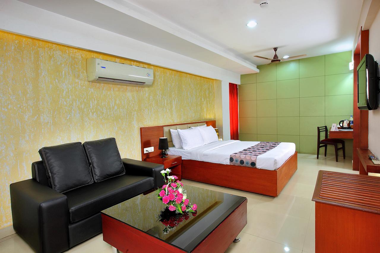 Trichur Towers Thrissur Экстерьер фото