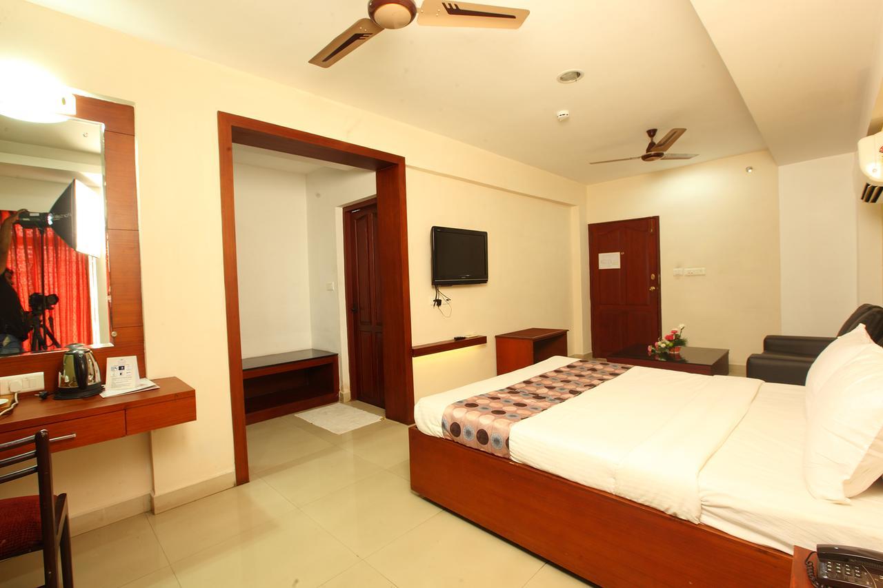 Trichur Towers Thrissur Экстерьер фото