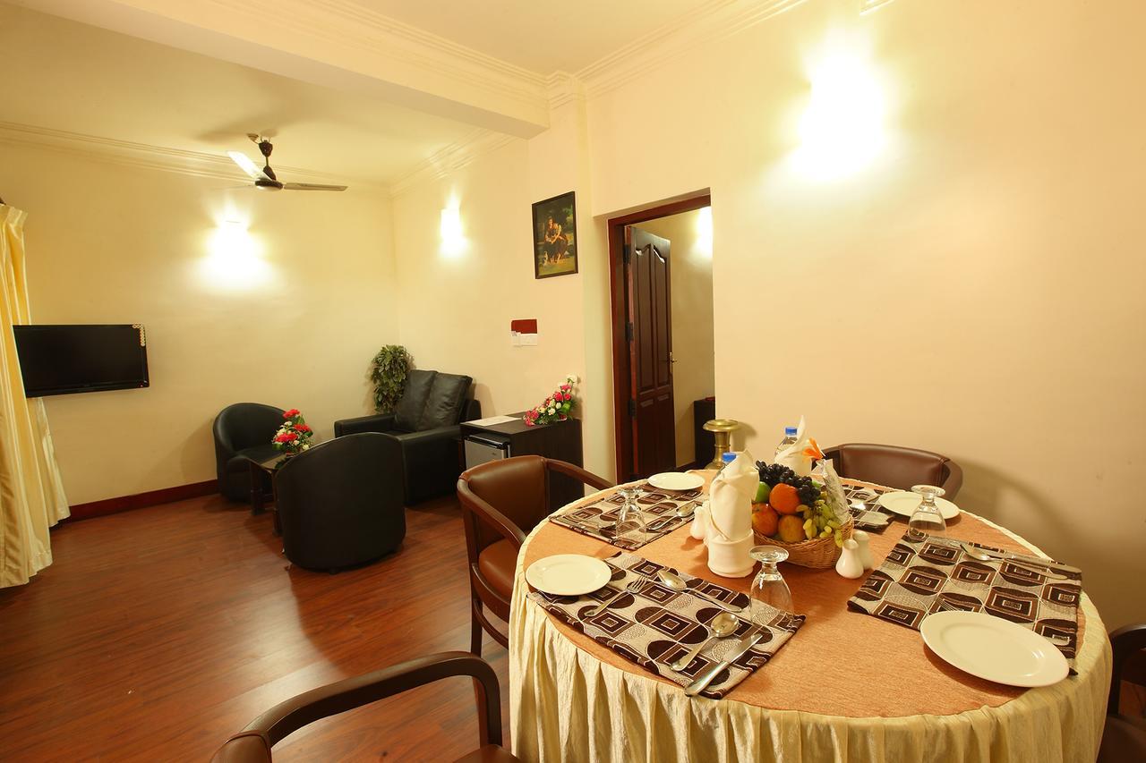 Trichur Towers Thrissur Экстерьер фото
